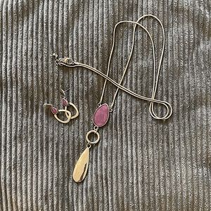 Silver tone/fuschia necklace & earring set.